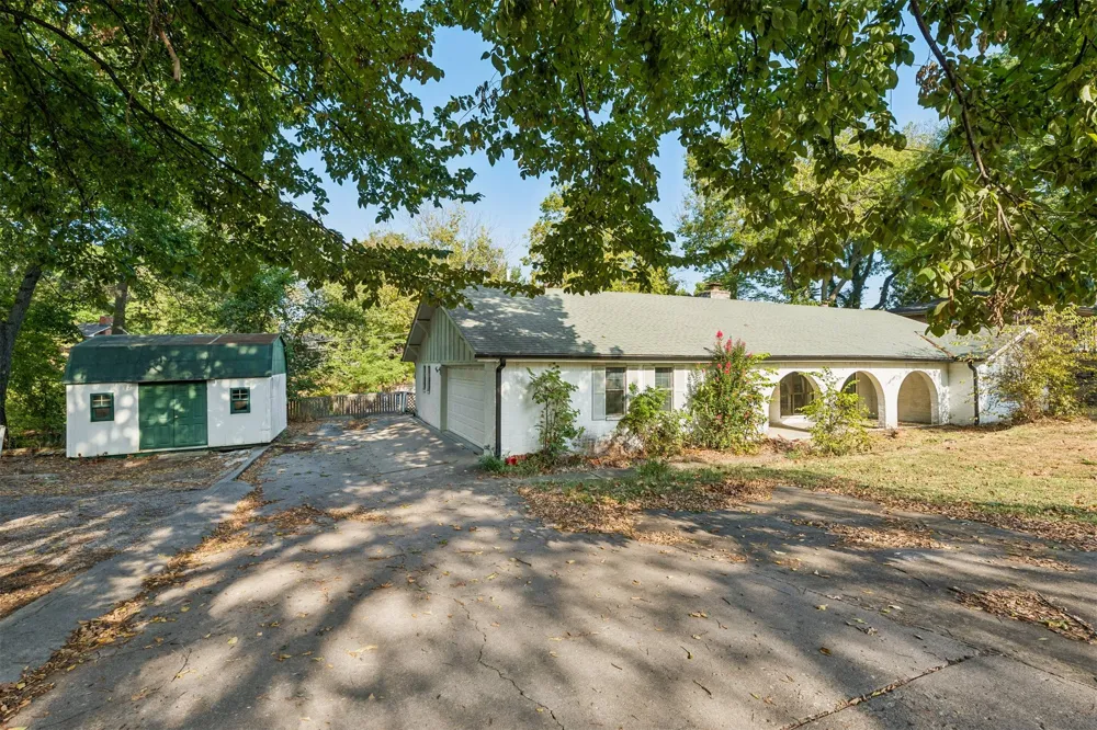 913 Sandstone Avenue Bartlesville, OK 74006