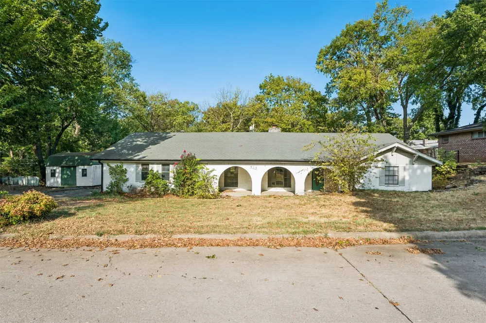 913 Sandstone Avenue Bartlesville, OK 74006