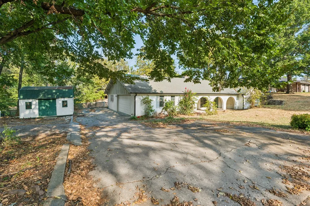 913 Sandstone Avenue Bartlesville, OK 74006