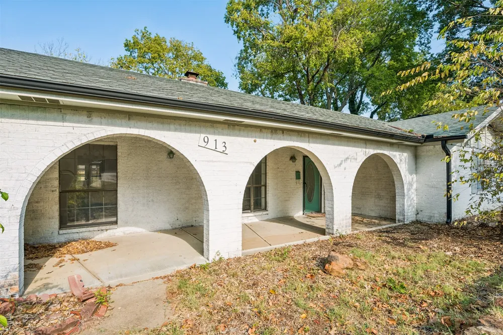 913 Sandstone Avenue Bartlesville, OK 74006