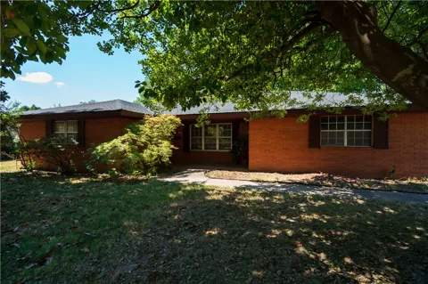 1106 Bronco Lane