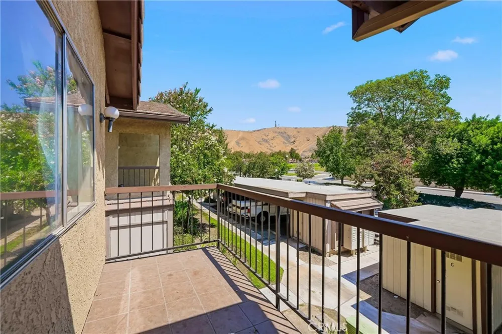 3274 Little Mountain #D San Bernardino, CA 92405