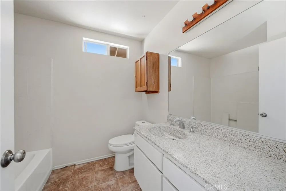 3274 Little Mountain #D San Bernardino, CA 92405