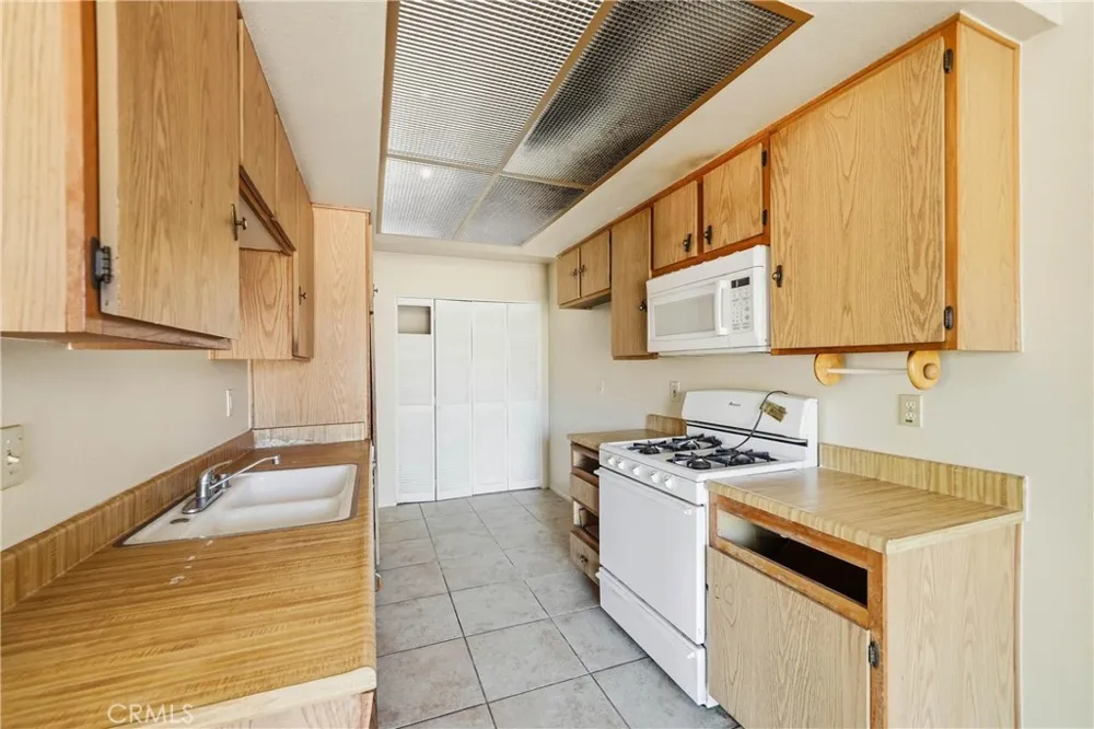 3274 Little Mountain #D San Bernardino, CA 92405