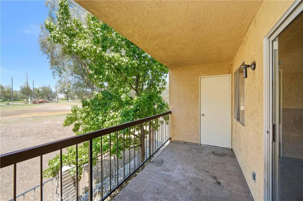 3274 Little Mountain #D San Bernardino, CA 92405