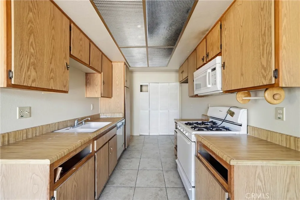 3274 Little Mountain #D San Bernardino, CA 92405