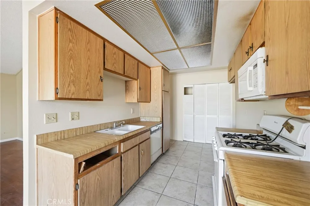3274 Little Mountain #D San Bernardino, CA 92405