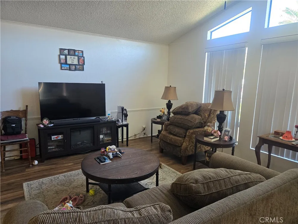 25492 Browca Hemet, CA 92544