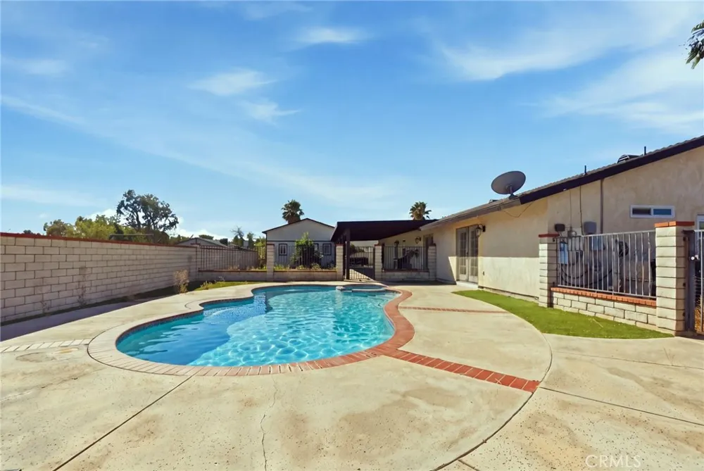 18810 Siesta Apple Valley, CA 92307