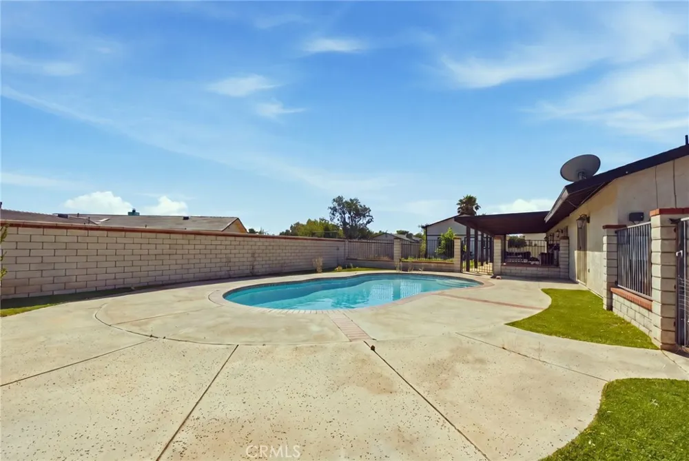 18810 Siesta Apple Valley, CA 92307
