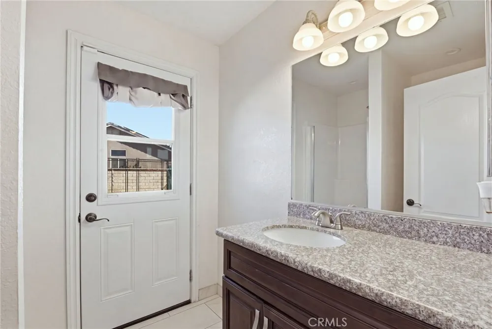 18810 Siesta Apple Valley, CA 92307