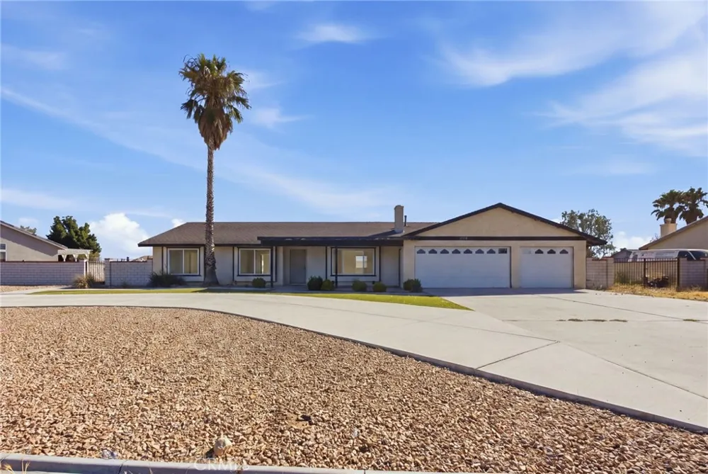 18810 Siesta Apple Valley, CA 92307