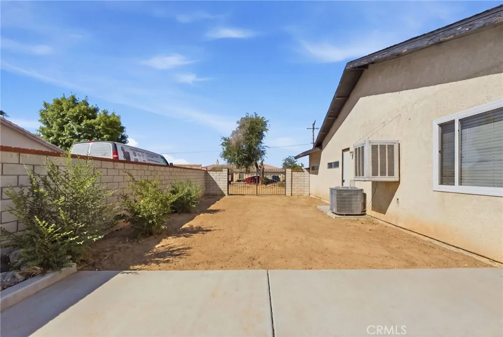 18810 Siesta Apple Valley, CA 92307