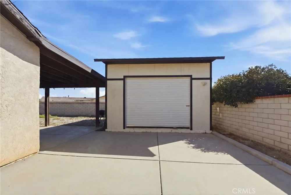 18810 Siesta Apple Valley, CA 92307