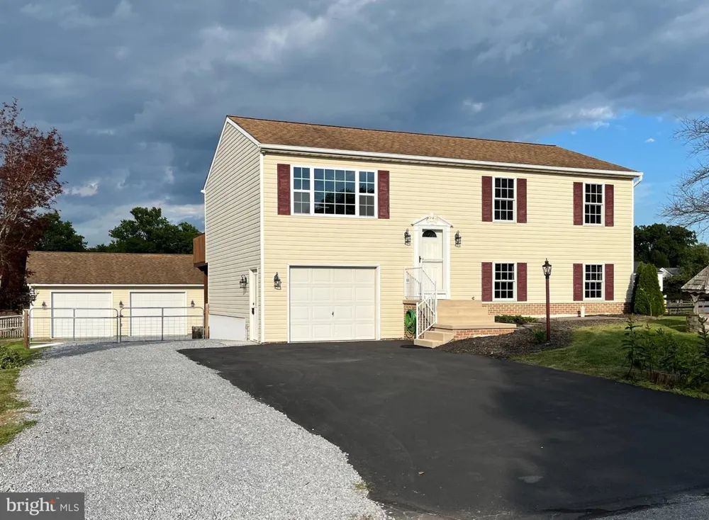 15932 HIBISCUS DRIVE Hagerstown, MD 21740