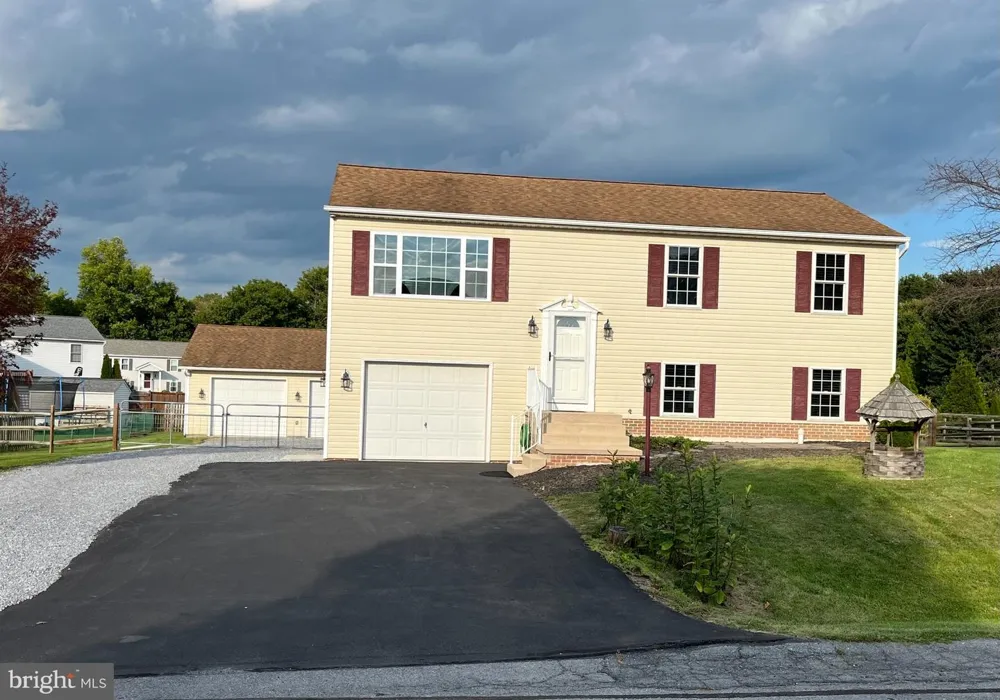 15932 HIBISCUS DRIVE Hagerstown, MD 21740