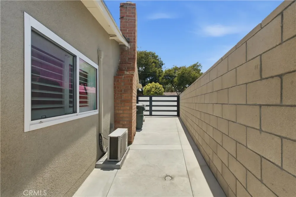13513 De Alcala La Mirada, CA 90638