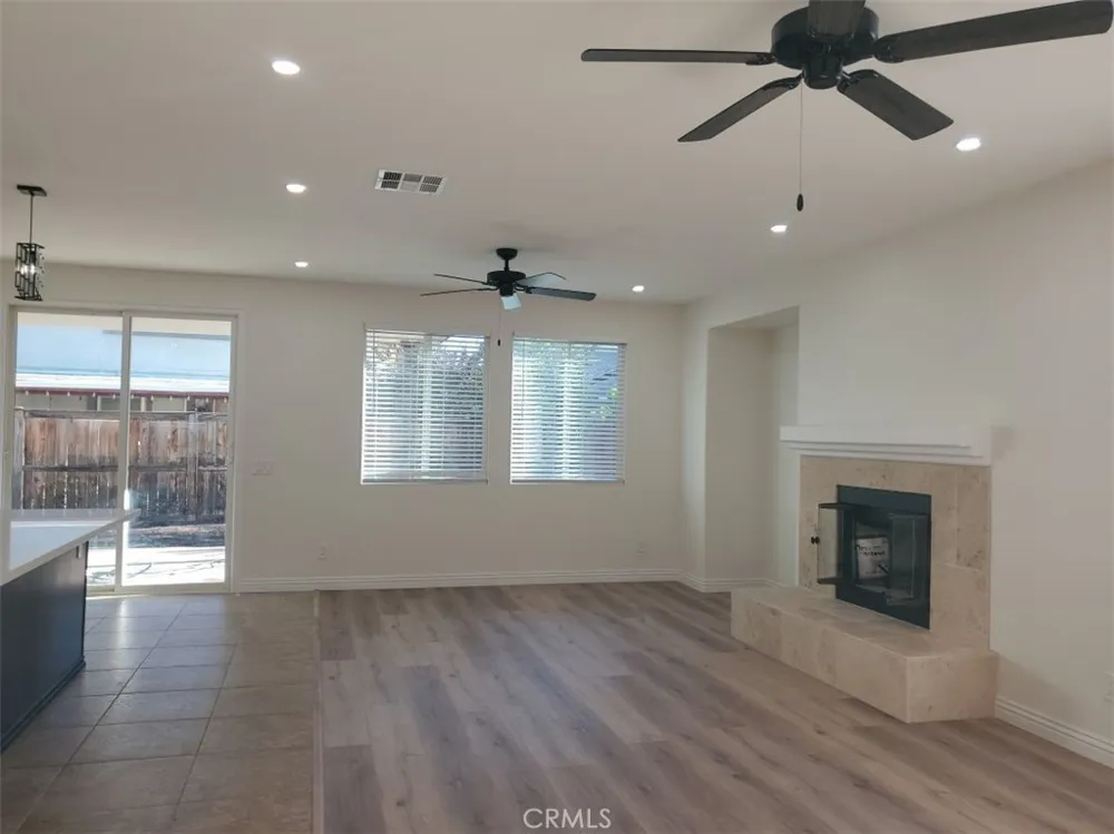 1183 Roadrunner San Jacinto, CA 92582