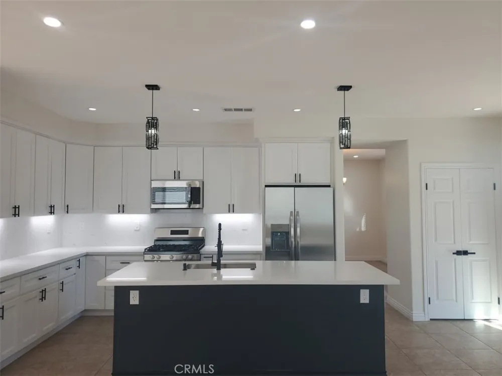 1183 Roadrunner San Jacinto, CA 92582