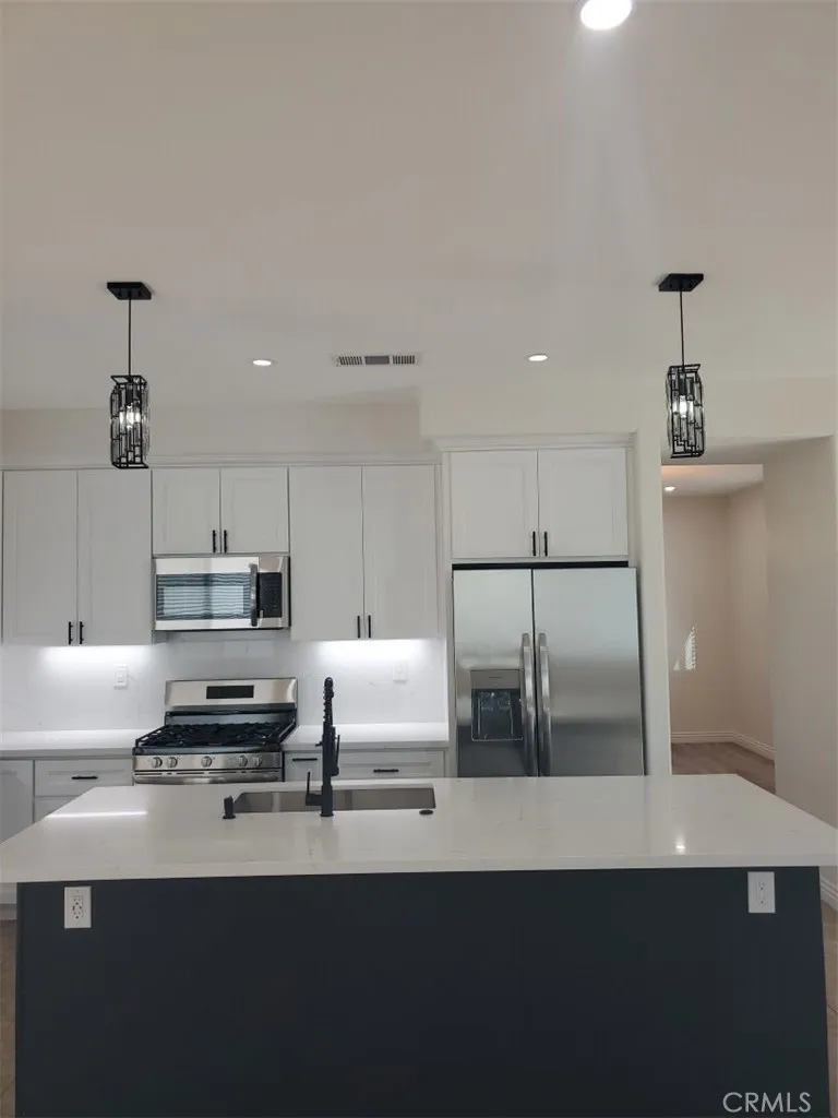 1183 Roadrunner San Jacinto, CA 92582