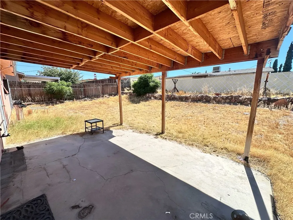308 Ute Barstow, CA 92311