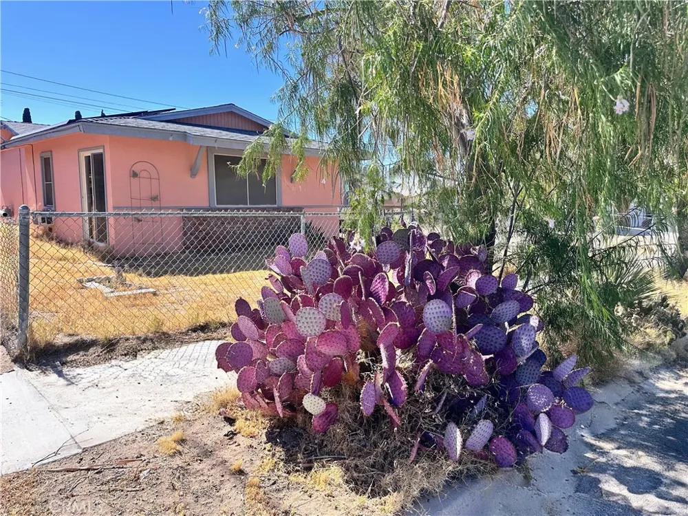 308 Ute Barstow, CA 92311