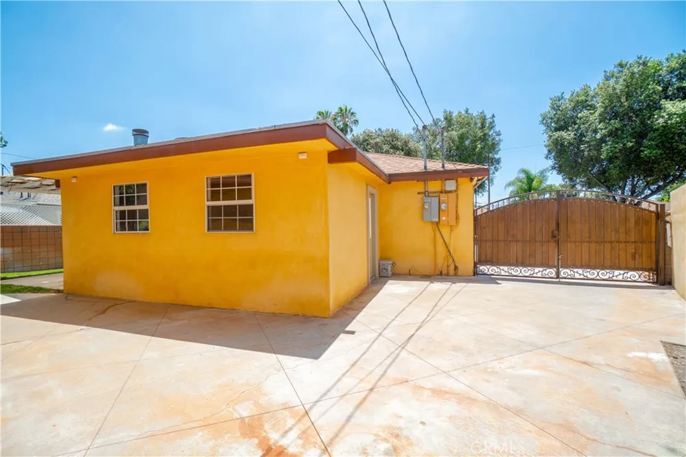 11527 Buell Santa Fe Springs, CA 90670