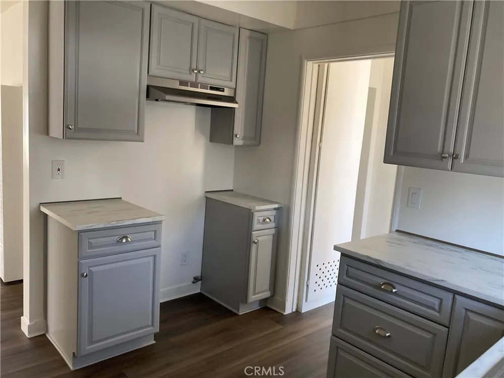 302 W 107th Street Los Angeles, CA 90003