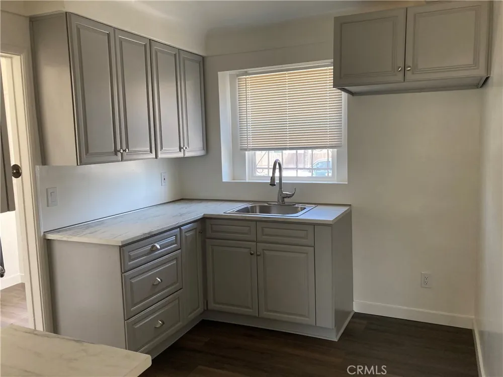 302 W 107th Street Los Angeles, CA 90003