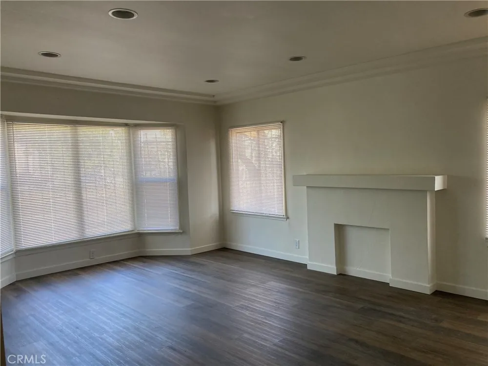 302 W 107th Street Los Angeles, CA 90003