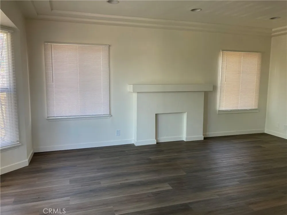 302 W 107th Street Los Angeles, CA 90003