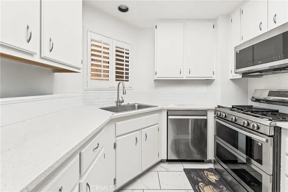 123 Timbre Rancho Santa Margarita, CA 92688