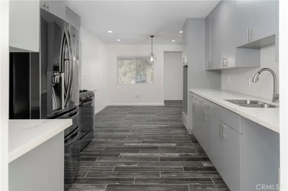 3834 W 111th Inglewood, CA 90303