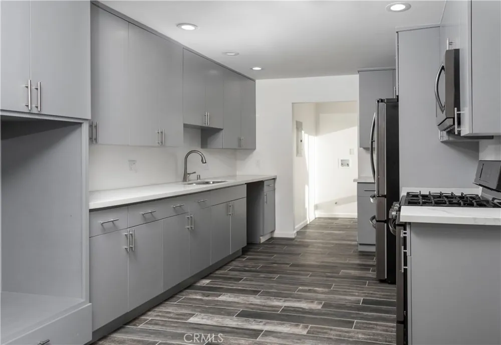 3834 W 111th Inglewood, CA 90303