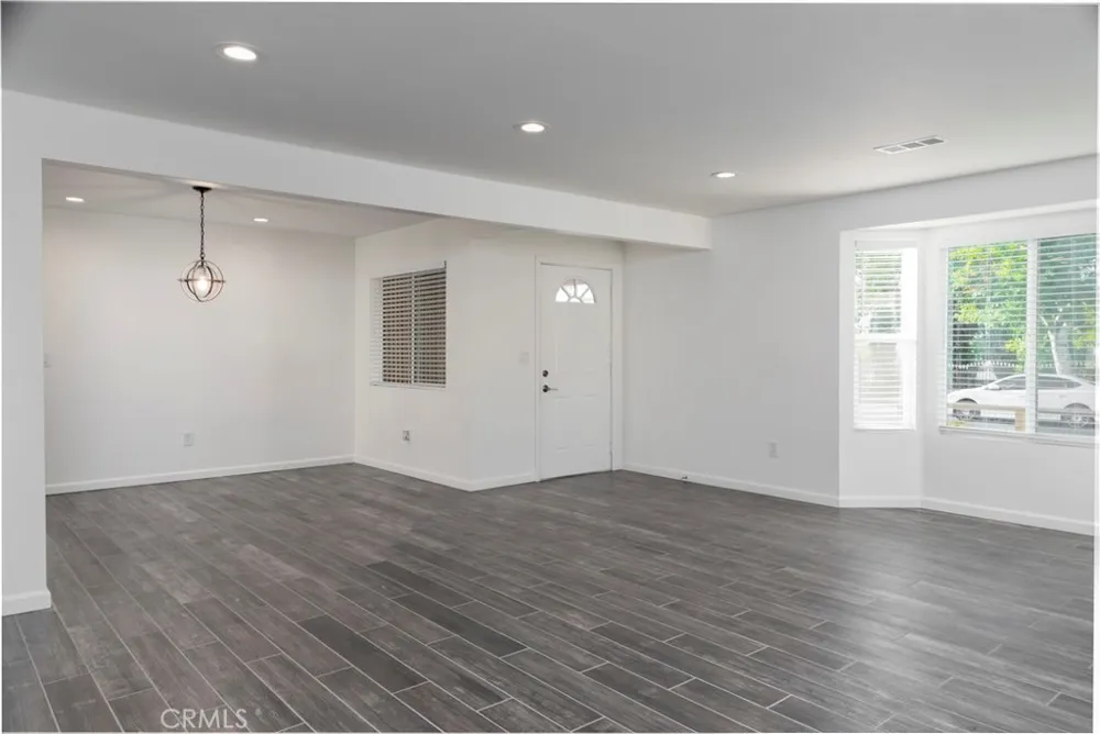 3834 W 111th Inglewood, CA 90303