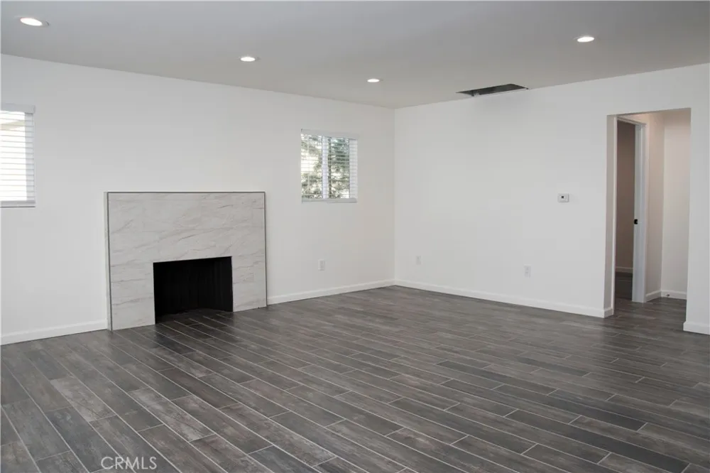 3834 W 111th Inglewood, CA 90303