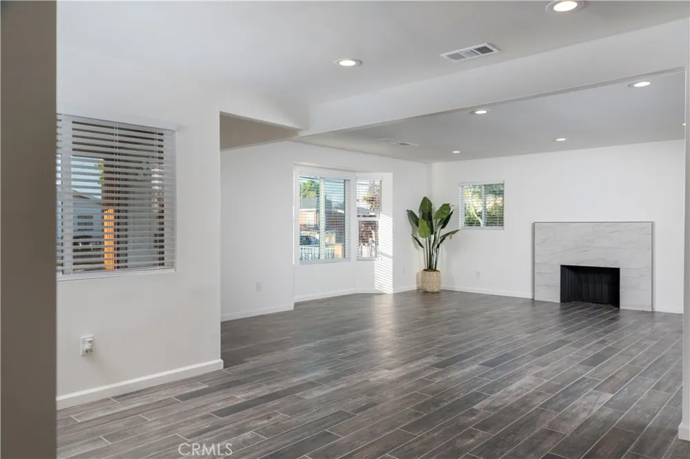 3834 W 111th Inglewood, CA 90303