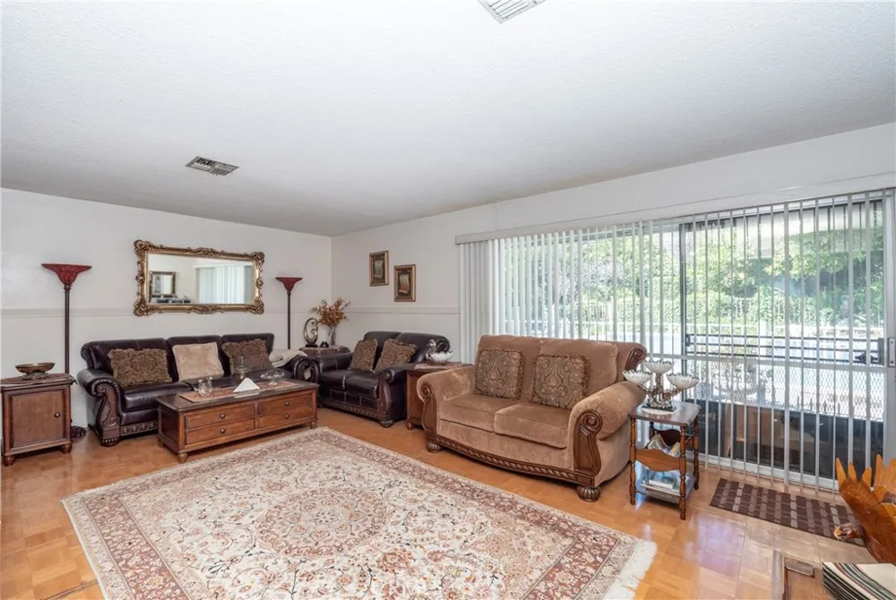 24066 Prado Colton, CA 92324