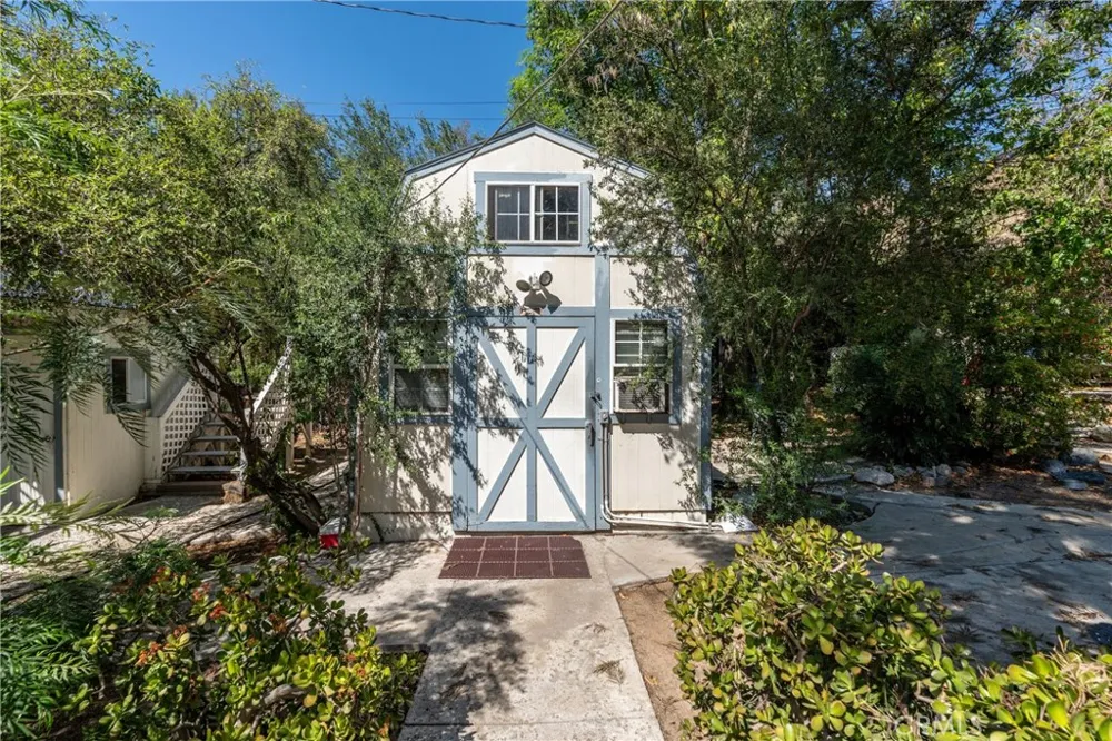 24066 Prado Colton, CA 92324