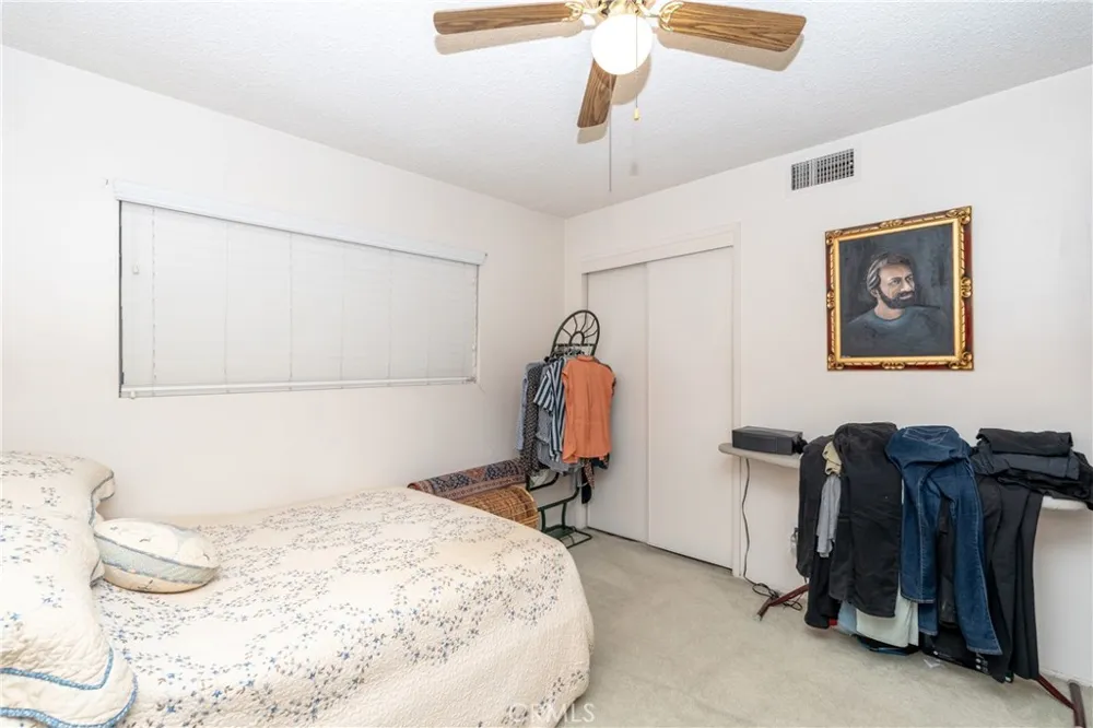 24066 Prado Colton, CA 92324