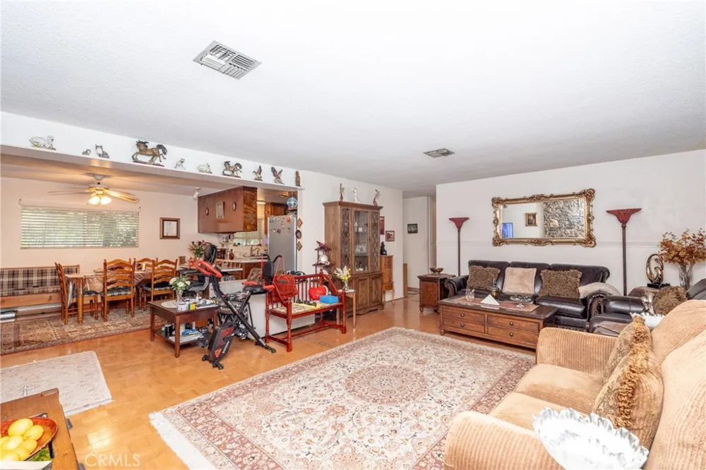 24066 Prado Colton, CA 92324