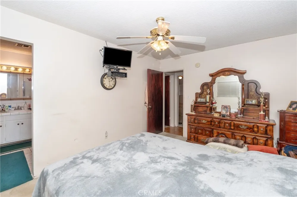 24066 Prado Colton, CA 92324