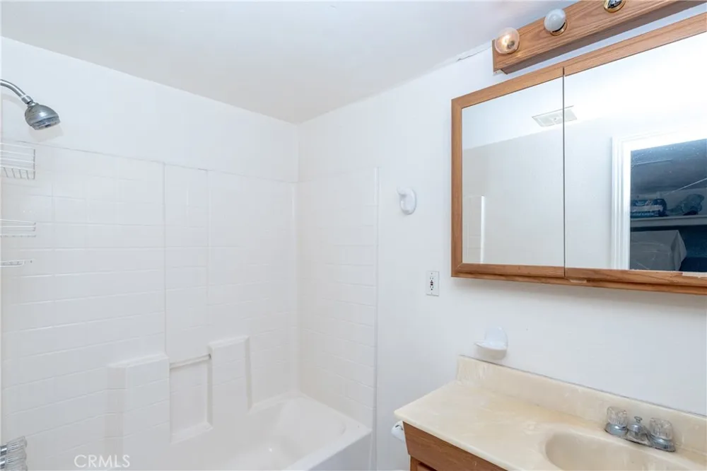 24066 Prado Colton, CA 92324