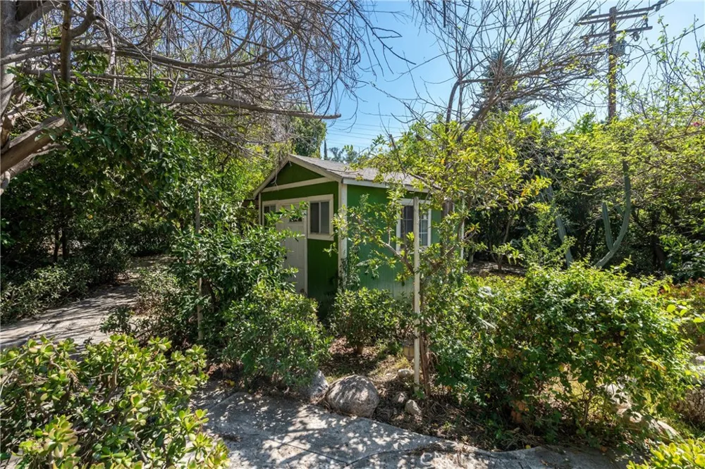 24066 Prado Colton, CA 92324