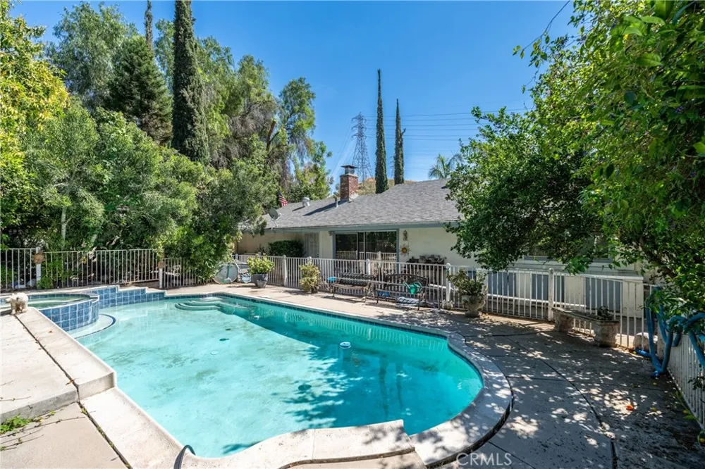 24066 Prado Colton, CA 92324