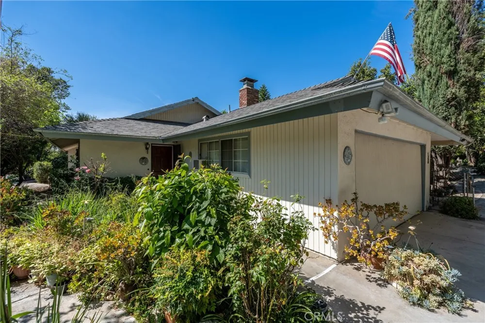 24066 Prado Colton, CA 92324