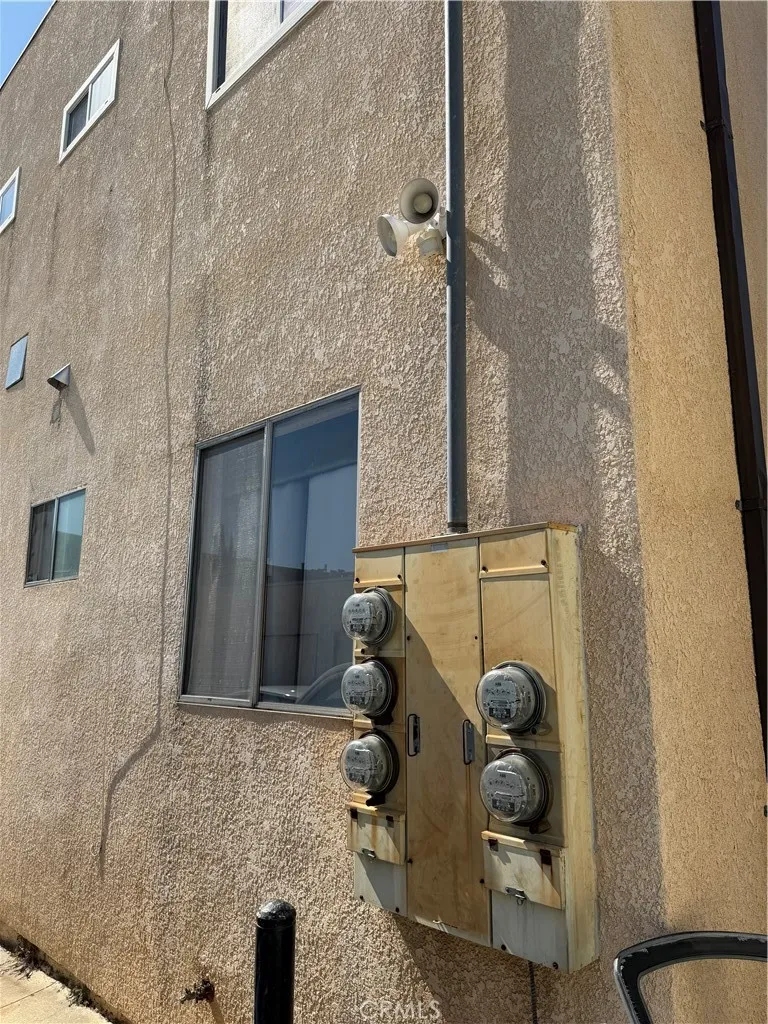 5048 E Echo Street Los Angeles, CA 90042
