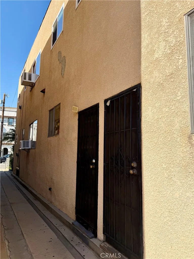 5048 E Echo Street Los Angeles, CA 90042