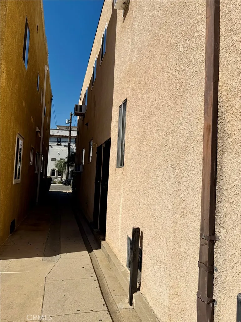 5048 E Echo Street Los Angeles, CA 90042