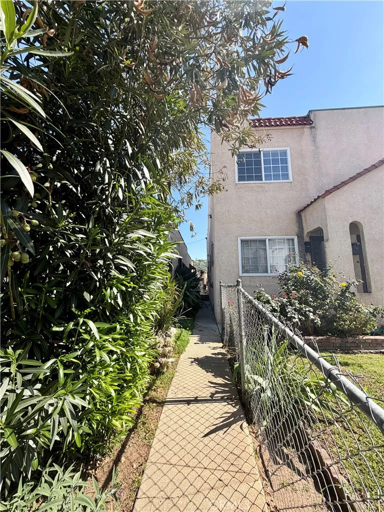 5048 E Echo Street Los Angeles, CA 90042
